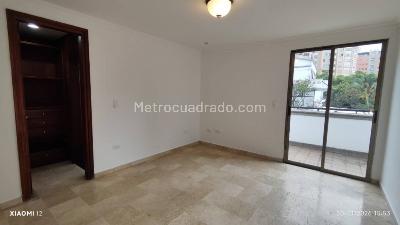 Apartamento de 3 alcobas en venta en El Poblado, Medellín, 250 m² · foto 2 de 20