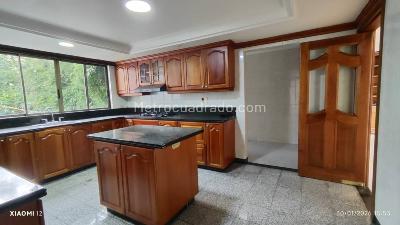 Apartamento de 3 alcobas en venta en El Poblado, Medellín, 250 m² · foto 6 de 20