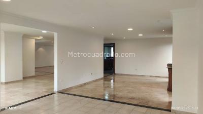 Apartamento de 3 alcobas en venta en El Poblado, Medellín, 250 m² · foto 9 de 20