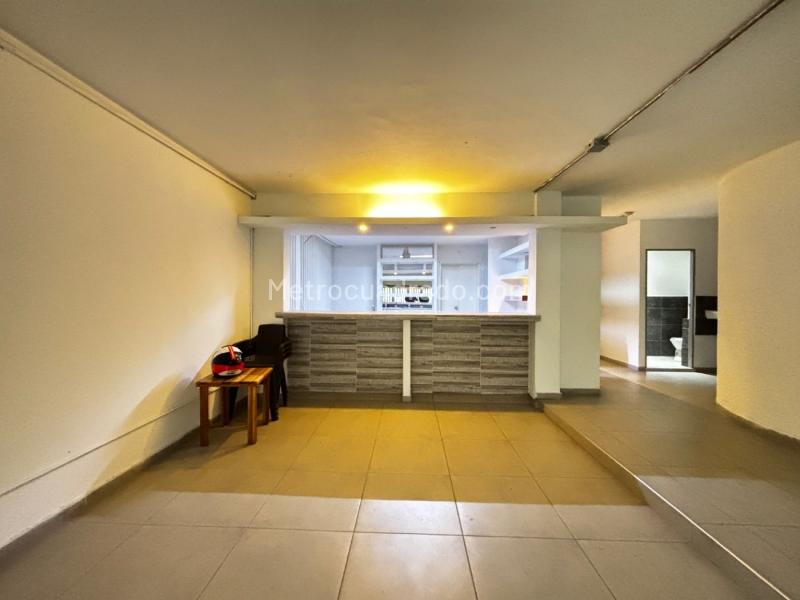 Casa Comercial de 5 Alcobas en Laureles - 3