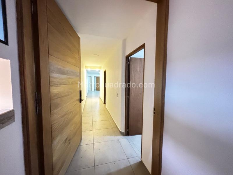 Casa Comercial de 5 Alcobas en Laureles - 9