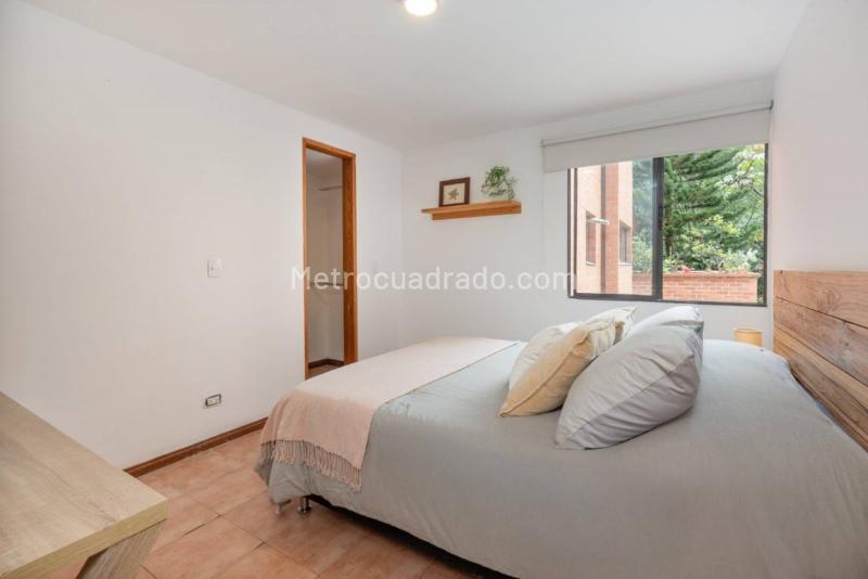 Apartamento Tradicional Amplio en La Loma del Indio - 3