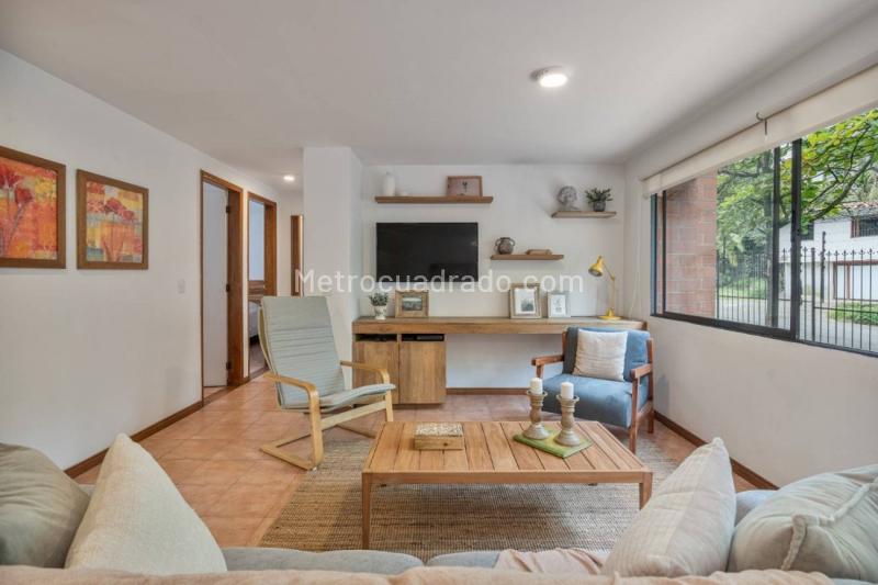 Apartamento Tradicional Amplio en La Loma del Indio - 6