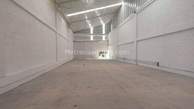 Warehouse for rent in Bello, Bello