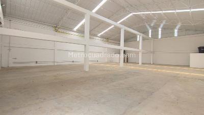 Warehouse for rent in Bello, Bello