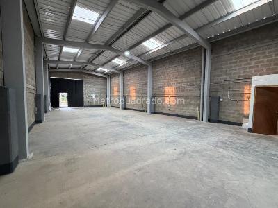 Bodega en Arriendo, Calle Larga, Sabaneta