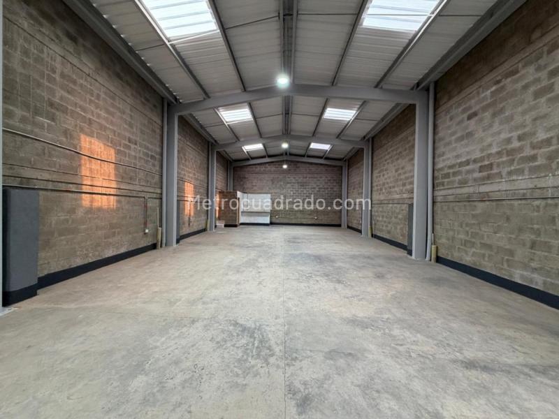Bodega en Arriendo, Calle Larga, Sabaneta - Más