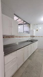 Casa de 4 alcobas en arriendo en La Floresta, Medellín, 168 m² · foto 8 de 15