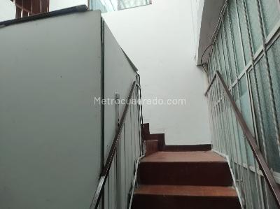 Casa de 5 alcobas en venta en Ingles, Bogotá, 170 m² · foto 2 de 5