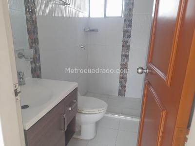 Apartamento de 3 alcobas en venta en Ub Portales Del Campestre, Floridablanca, 96 m² · foto 14 de 20