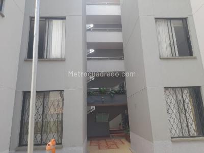 Apartamento de 3 alcobas en venta en Ub Portales Del Campestre, Floridablanca, 96 m² · foto 2 de 20