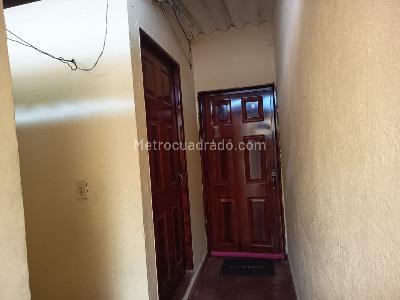 Casa de 5 alcobas en venta en Los Pinos, Bucaramanga, 240 m² · foto 8 de 14