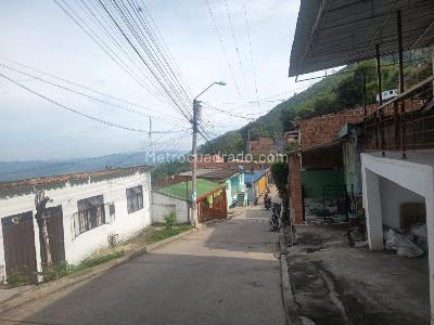 Casa de 5 alcobas en venta en Los Pinos, Bucaramanga, 240 m² · foto 11 de 14