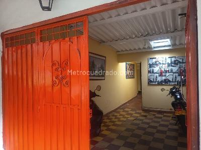 Casa de 5 alcobas en venta en Los Pinos, Bucaramanga, 240 m² · foto 4 de 14
