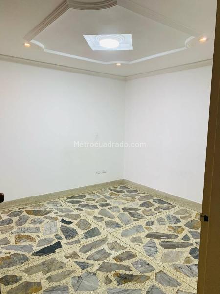 Apartamento Amplio de 3 Alcobas con Balcones en Laureles - 5