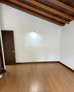 Casa de 3 alcobas en venta en Loma Benedictinos, Envigado, 557 m² · foto 11 de 20