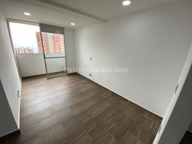 3BR Apartment in Residential Unit - 5