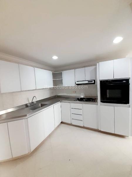 Beautiful 3BR Apartment in Suramericana