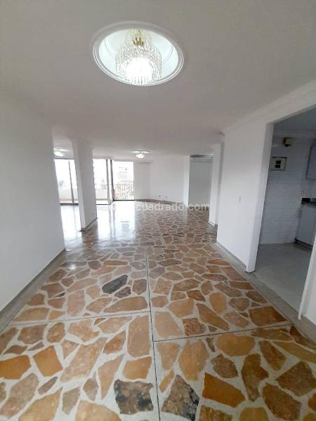 Hermoso Apartamento de 3 Alcobas en Suramericana - 2