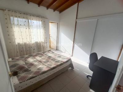 Apartamento de 4 alcobas en arriendo en Florida Nueva, Medellín, 100 m² · foto 11 de 19