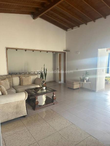 Apartamento Amoblado Amplio de 4 Alcobas en Florida Nueva - 4