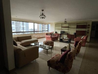 Apartamento en venta en Castropol, Medellín · foto 3 de 13