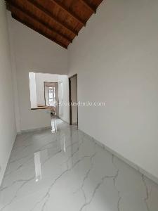 Casa de 4 alcobas en arriendo en Loma Del Indio, Medellín, 80 m² · foto 15 de 17