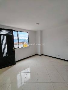 Apartaestudio en arriendo en La Milagrosa, Medellín, 40 m² · foto 3 de 12