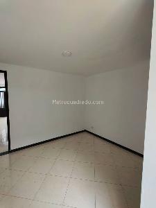 Apartaestudio en arriendo en La Milagrosa, Medellín, 40 m² · foto 9 de 12