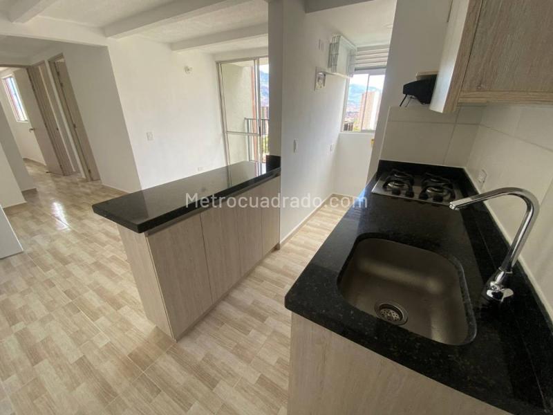 Apartamento en Arriendo, Bucaros, Bello - Widok 3