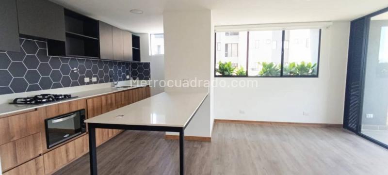 New 2BR Apartment with Balcony View in Las Vegas - 4