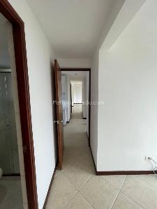 Apartamento de 3 alcobas en arriendo en Loma De Los Bernal, Medellín, 120 m² · foto 9 de 15