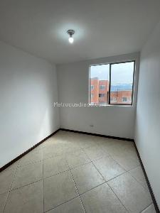 Apartamento de 3 alcobas en arriendo en Loma De Los Bernal, Medellín, 120 m² · foto 11 de 15