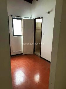 Casa de 5 alcobas en arriendo en Laureles, Medellín, 324 m² · foto 16 de 19
