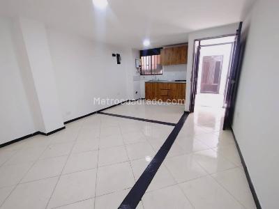 Apartaestudio en arriendo en La Milagrosa, Medellín, 40 m² · foto 3 de 6