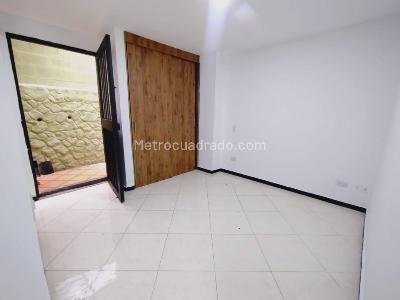 Apartaestudio en arriendo en La Milagrosa, Medellín, 40 m² · foto 4 de 6