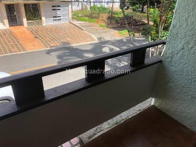 Casa de 5 alcobas en arriendo en Belen Parque, Medellín, 328 m² · foto 5 de 20