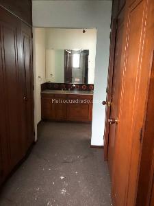 Casa de 5 alcobas en arriendo en Belen Parque, Medellín, 328 m² · foto 8 de 20