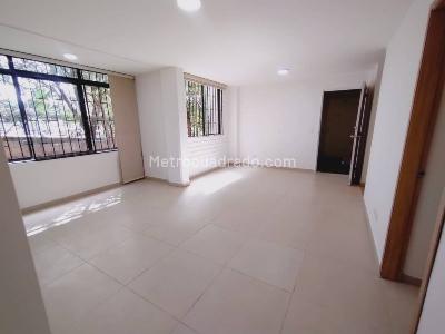 Apartamento de 3 alcobas en arriendo en El Poblado Loma Del Indio, Medellín, 80 m² · foto 3 de 12