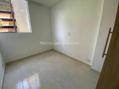 Apartamento de 3 alcobas en arriendo en Pajarito, Medellín, 58 m² · foto 15 de 20
