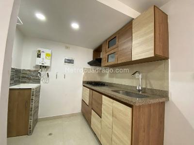 Apartamento de 3 alcobas en arriendo en Pajarito, Medellín, 58 m² · foto 2 de 20