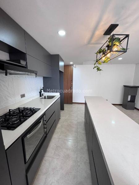 Bright 2BR Apartment with Study in La Ferreria - 2