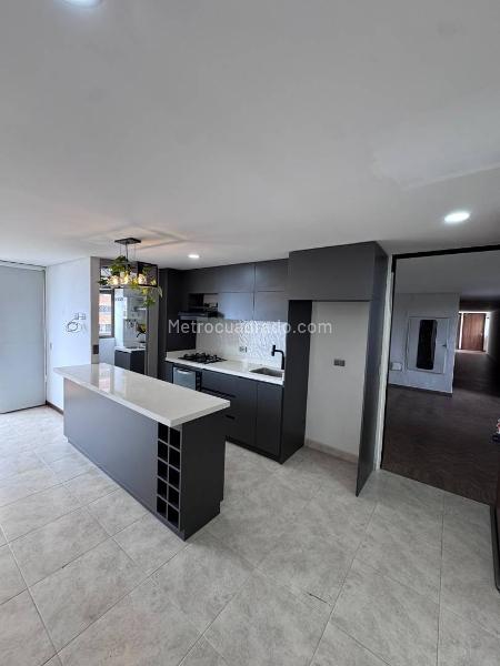 Bright 2BR Apartment with Study in La Ferreria - 3