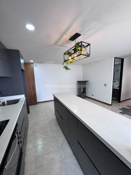 Bright 2BR Apartment with Study in La Ferreria - 4