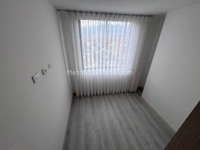 Apartamento de 2 alcobas en arriendo en Los Colores, Medellín, 75 m² · foto 11 de 15