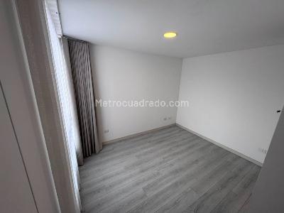 Apartamento de 2 alcobas en arriendo en Los Colores, Medellín, 75 m² · foto 14 de 15