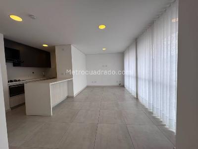 Apartamento de 2 alcobas en arriendo en Los Colores, Medellín, 75 m² · foto 3 de 15