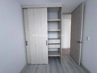 Apartamento de 2 alcobas en arriendo en Los Colores, Medellín, 75 m² · foto 7 de 15