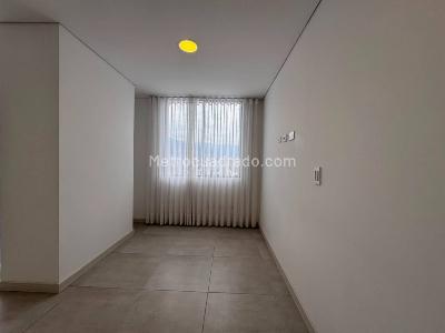 Apartamento de 2 alcobas en arriendo en Los Colores, Medellín, 75 m² · foto 8 de 15