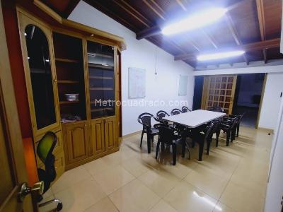 Casa de 5 alcobas en arriendo en Belen La Palma, Medellín, 330 m² · foto 17 de 20
